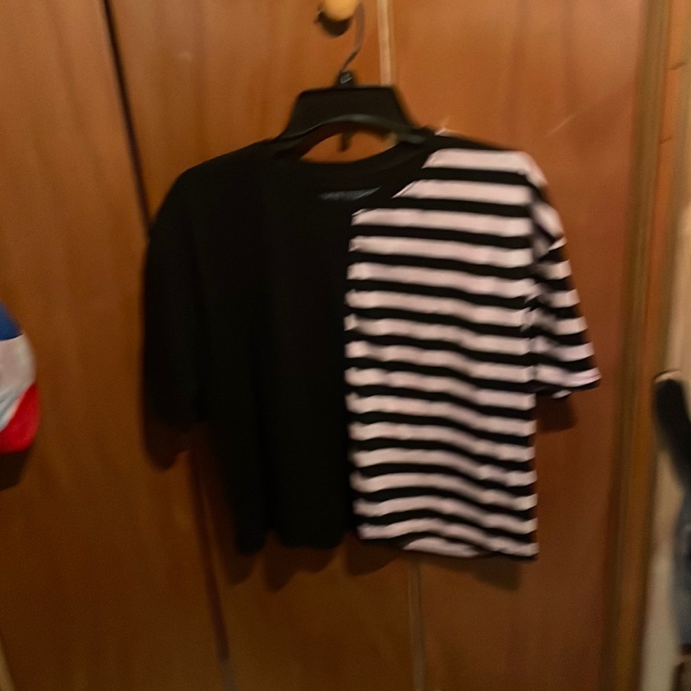 Black and pink stripped split crop top